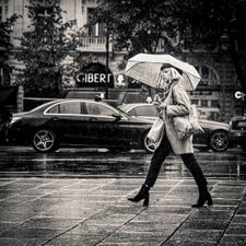Walking in the rain, Paris 2019